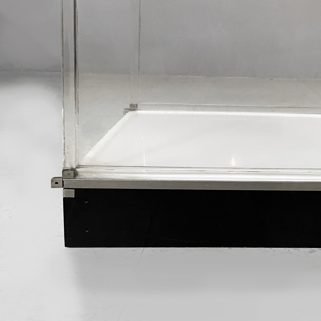 Libreria con lampada in plexiglass, 1970 ca.