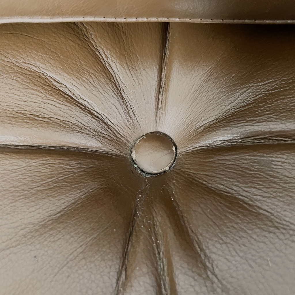 Poltrone in pelle marrone di  Florence Koll, 1970 ca.