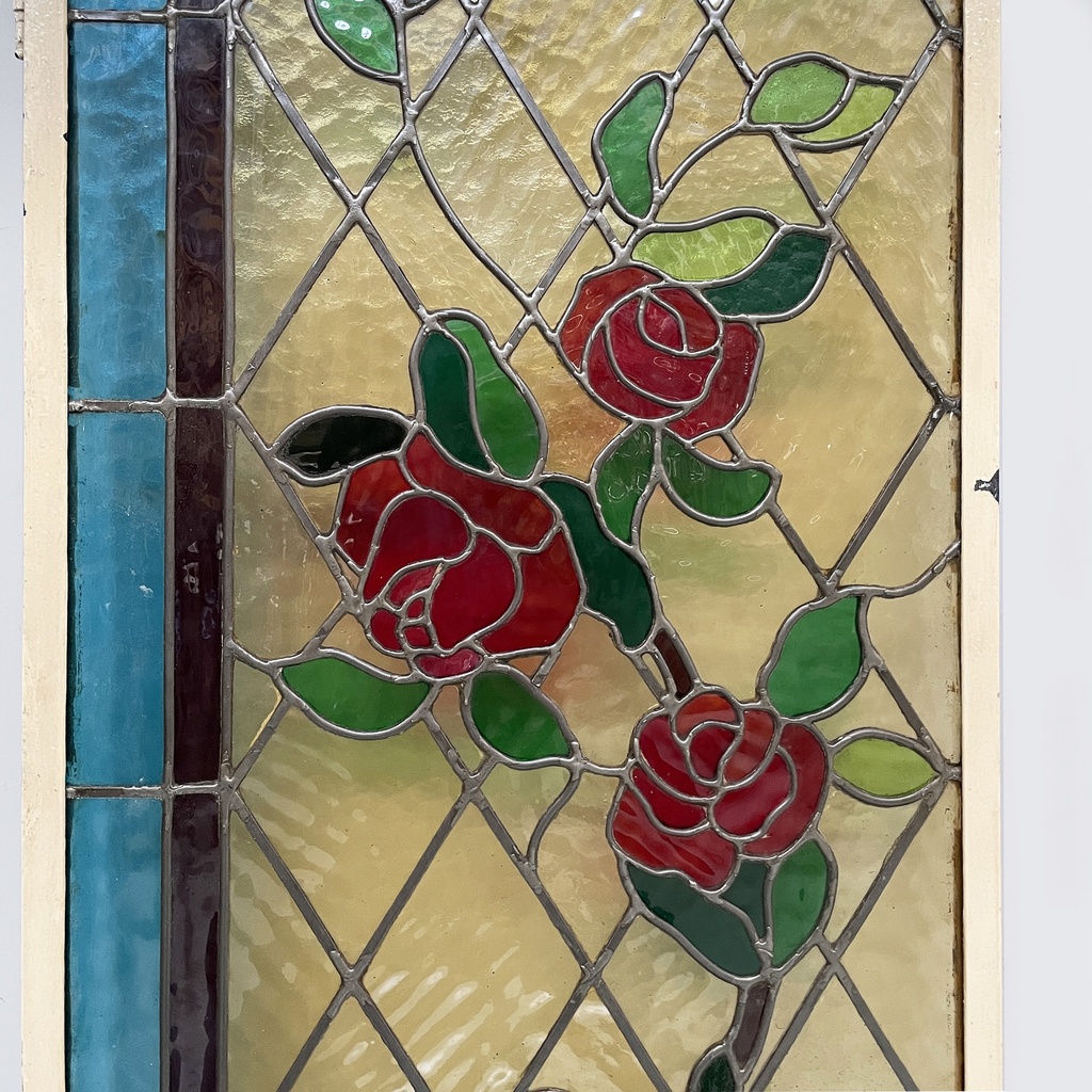 Vetrate artistiche alte con rose, 1910 ca.