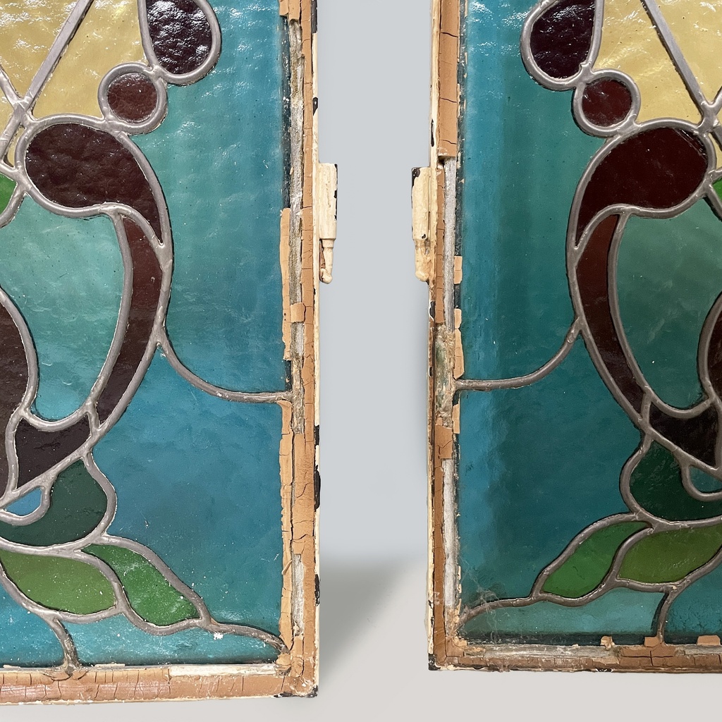 Vetrate artistiche alte con rose, 1910 ca.