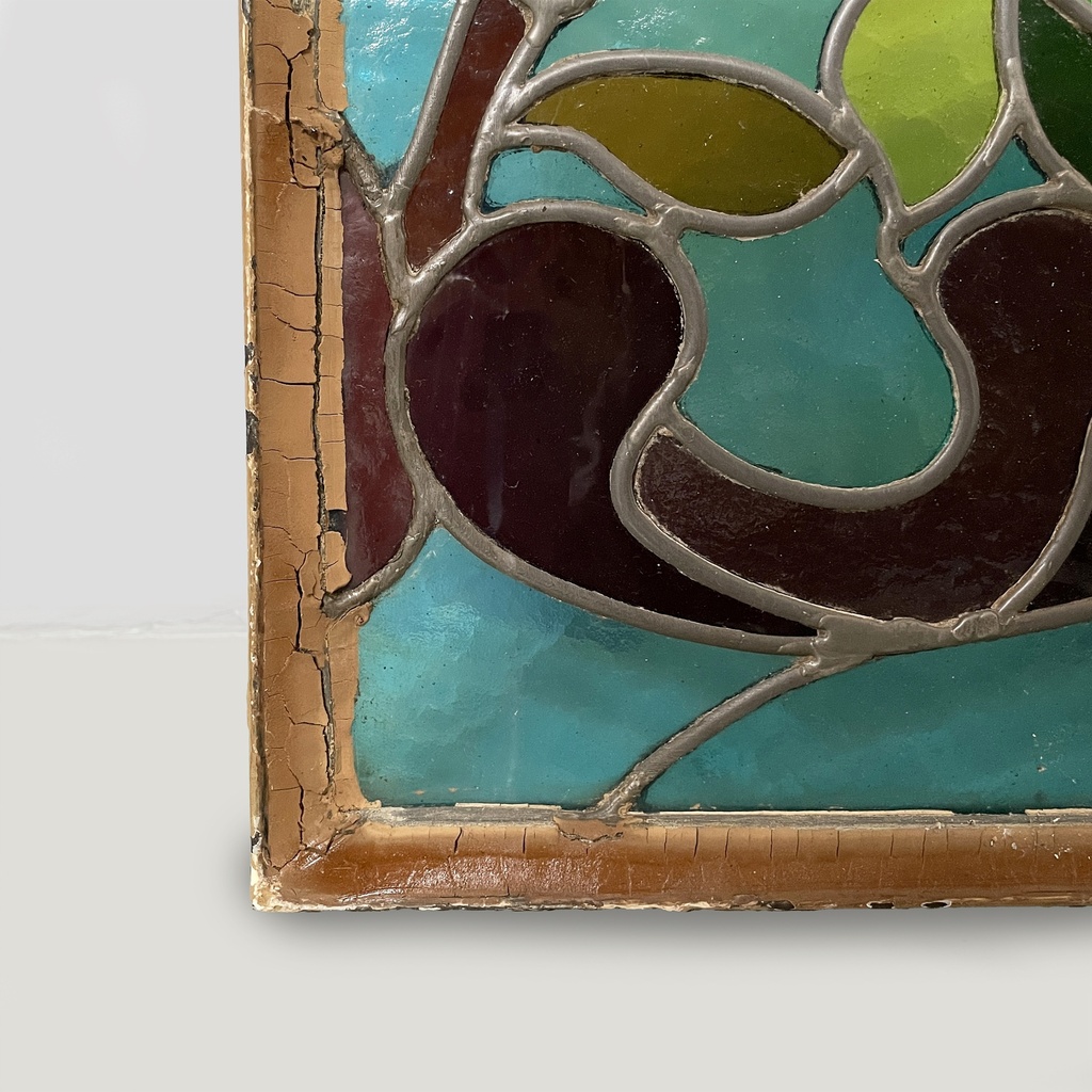 Vetrate artistiche alte con rose, 1910 ca.