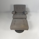 Poltrona e pouf di Eugenio Gerli per Tecno, 1960 ca.