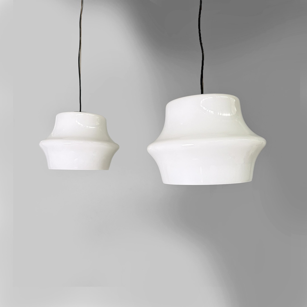Lampadari in vetro opalino, 1950 ca.