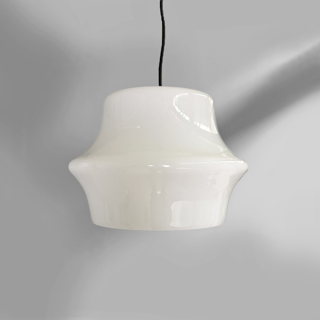 Lampadari in vetro opalino, 1950 ca.