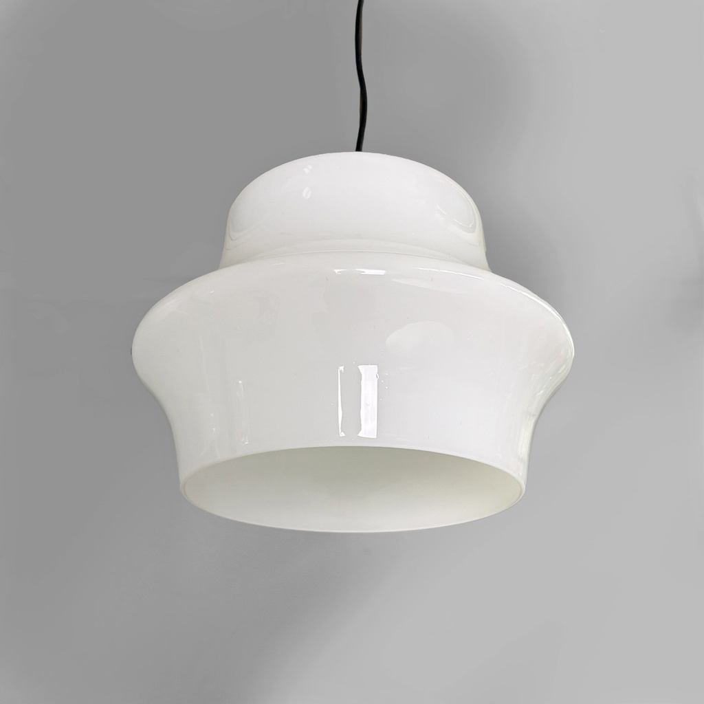 Lampadari in vetro opalino, 1950 ca.