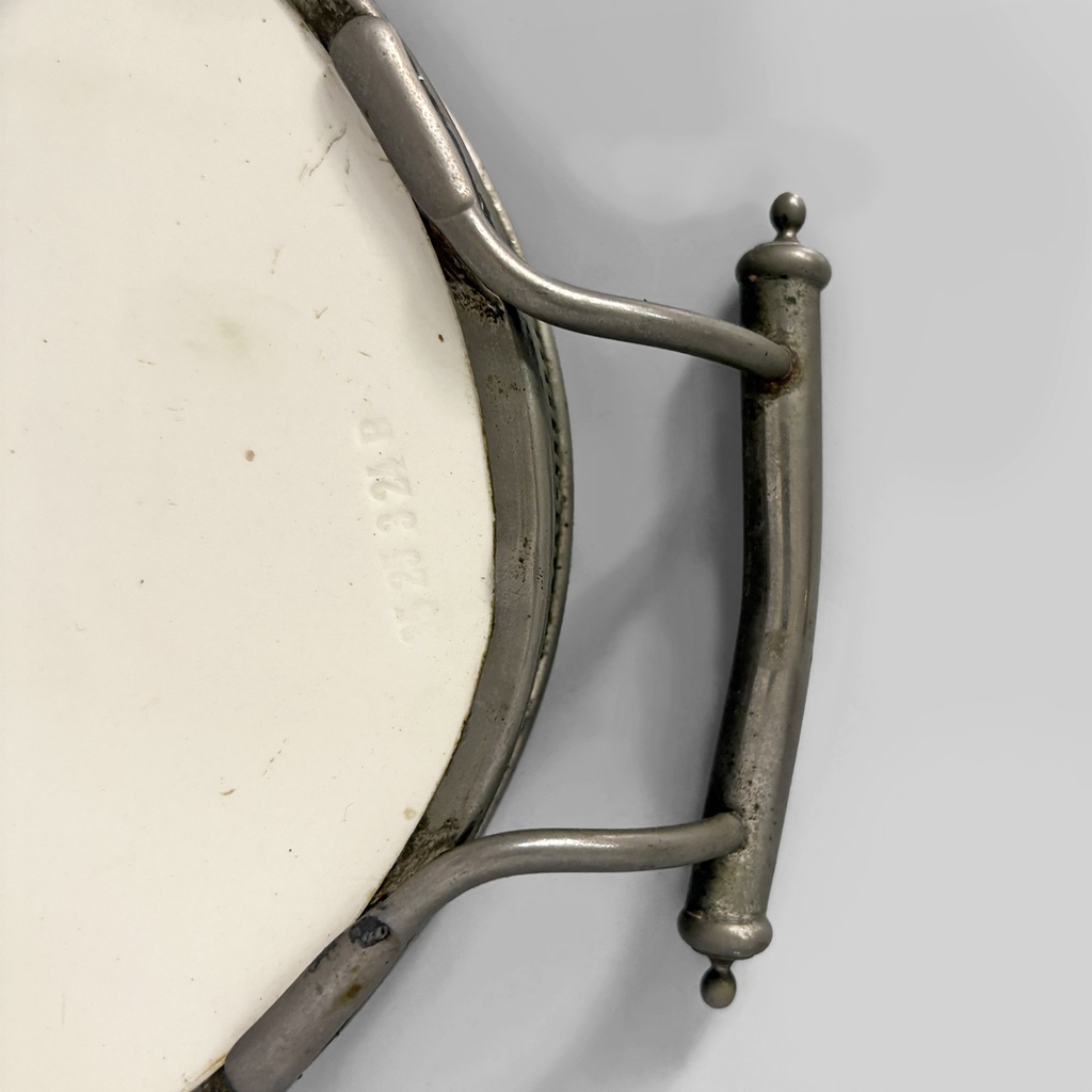 Vassoio con fiori in ceramica e metallo, 1920ca.