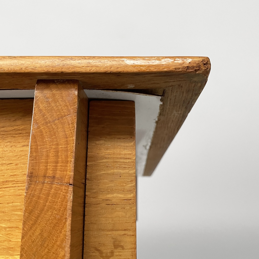 Scrivania in legno massello e formica blu, 1960 ca. 