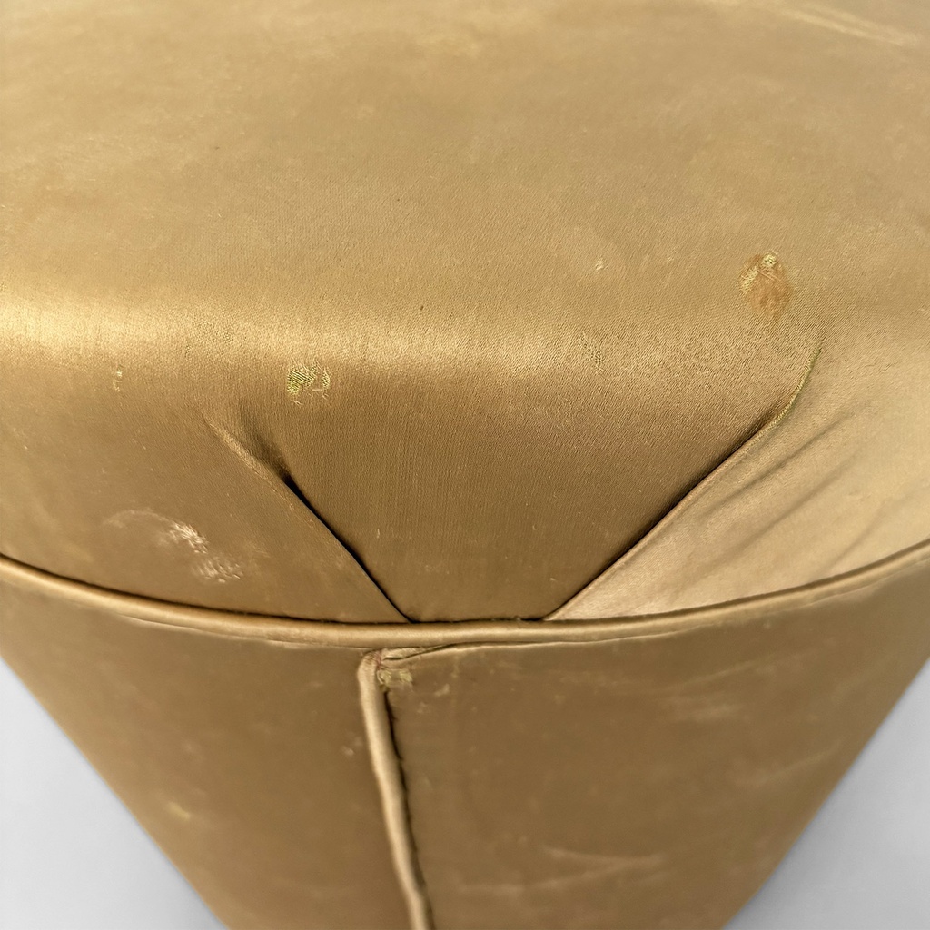Pouf in velluto giallo e legno, 1930 ca.
