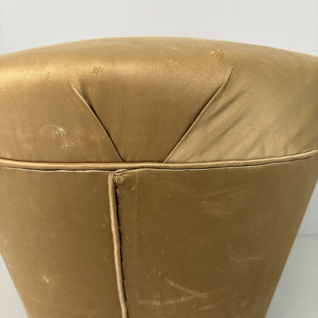 Pouf in velluto giallo e legno, 1930 ca.
