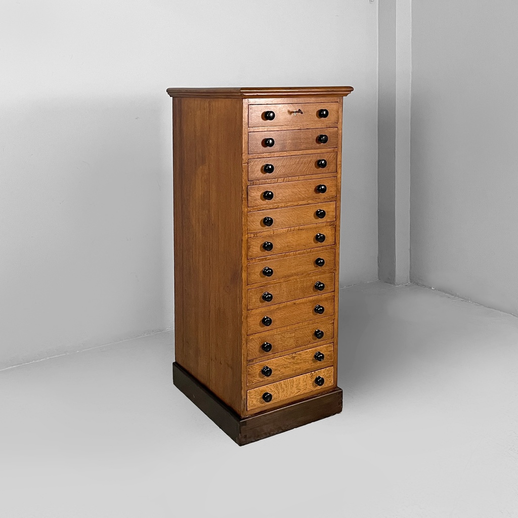 Cassettiera in legno, 1930 ca.