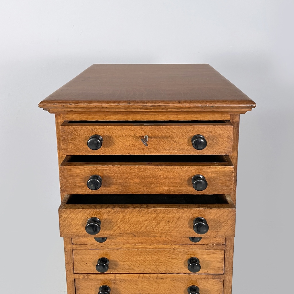 Cassettiera in legno, 1930 ca.