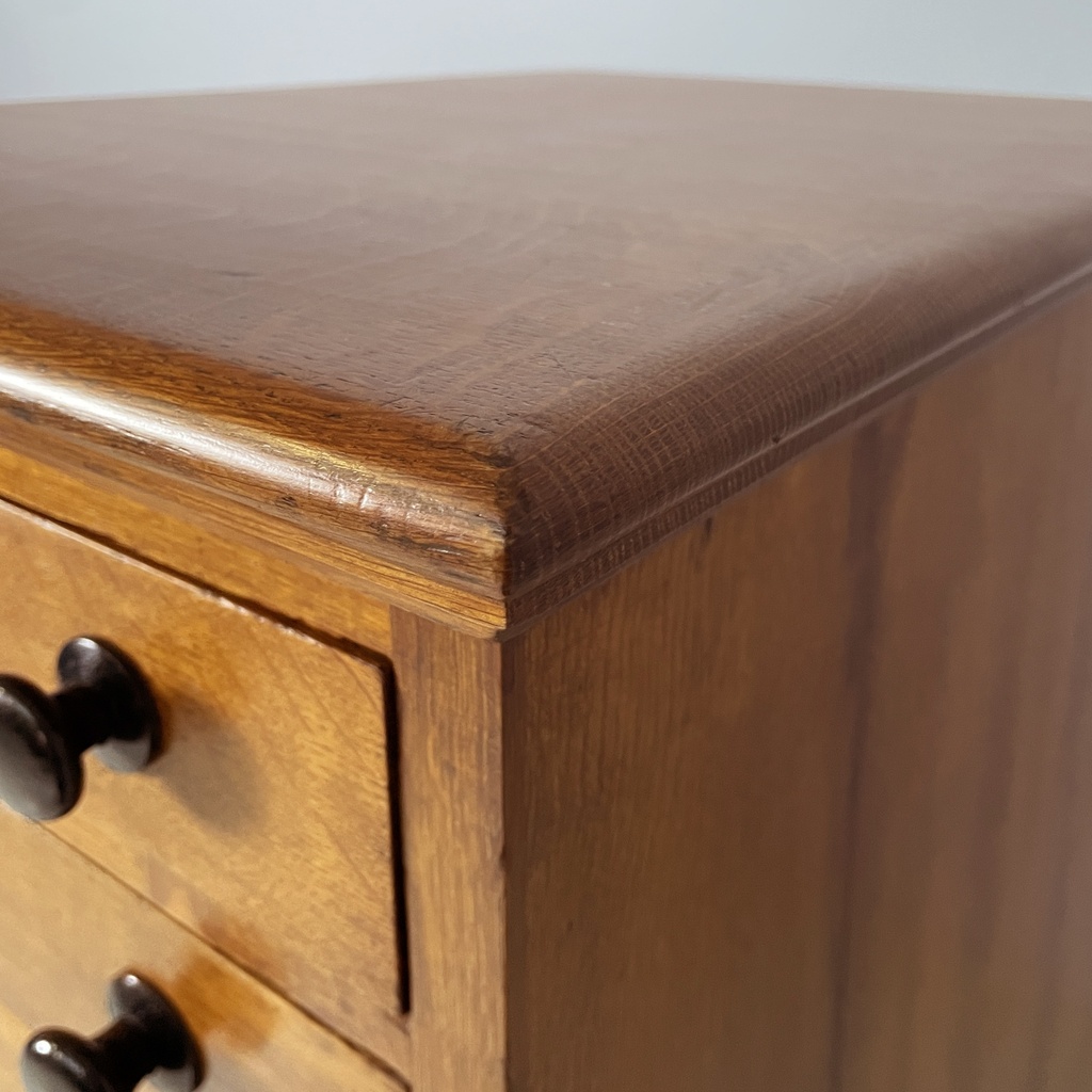 Cassettiera in legno, 1930 ca.