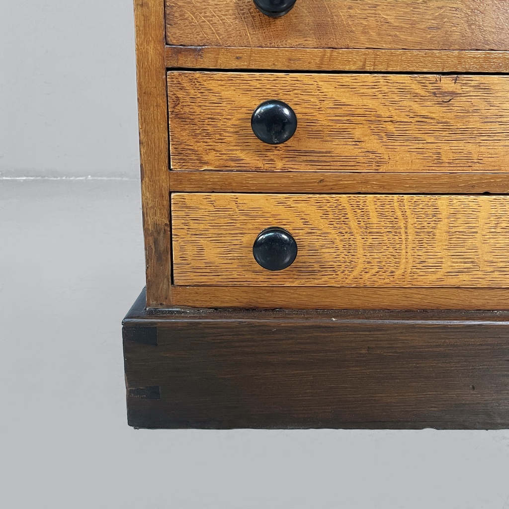 Cassettiera in legno, 1930 ca.