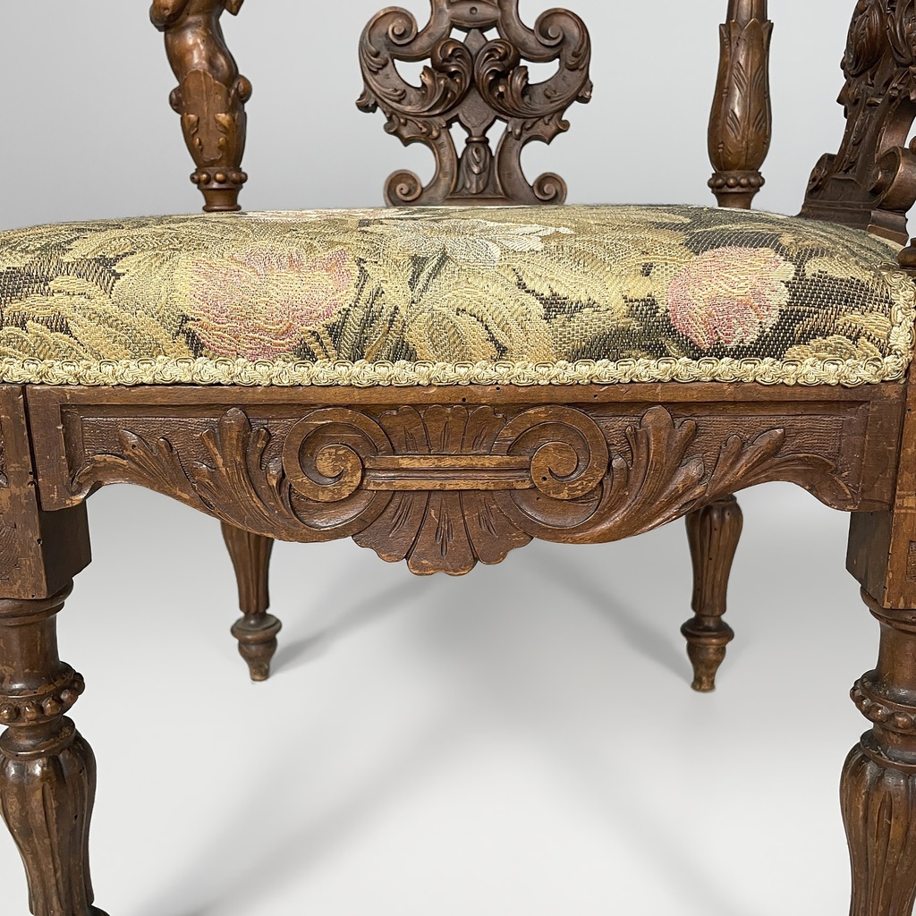 Poltrone in legno e tessuto floreale, fine 1800 ca.