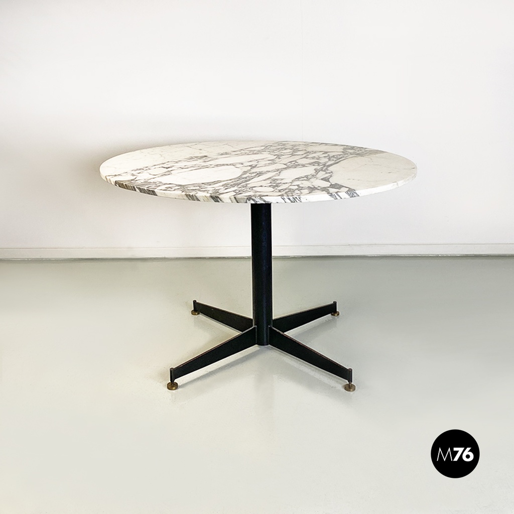 Tavolo da pranzo in marmo, metallo e ottone, 1950 ca. 