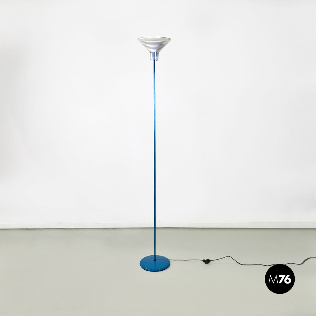Lampada da terra in metallo azzurro e vetro, 1980 ca.