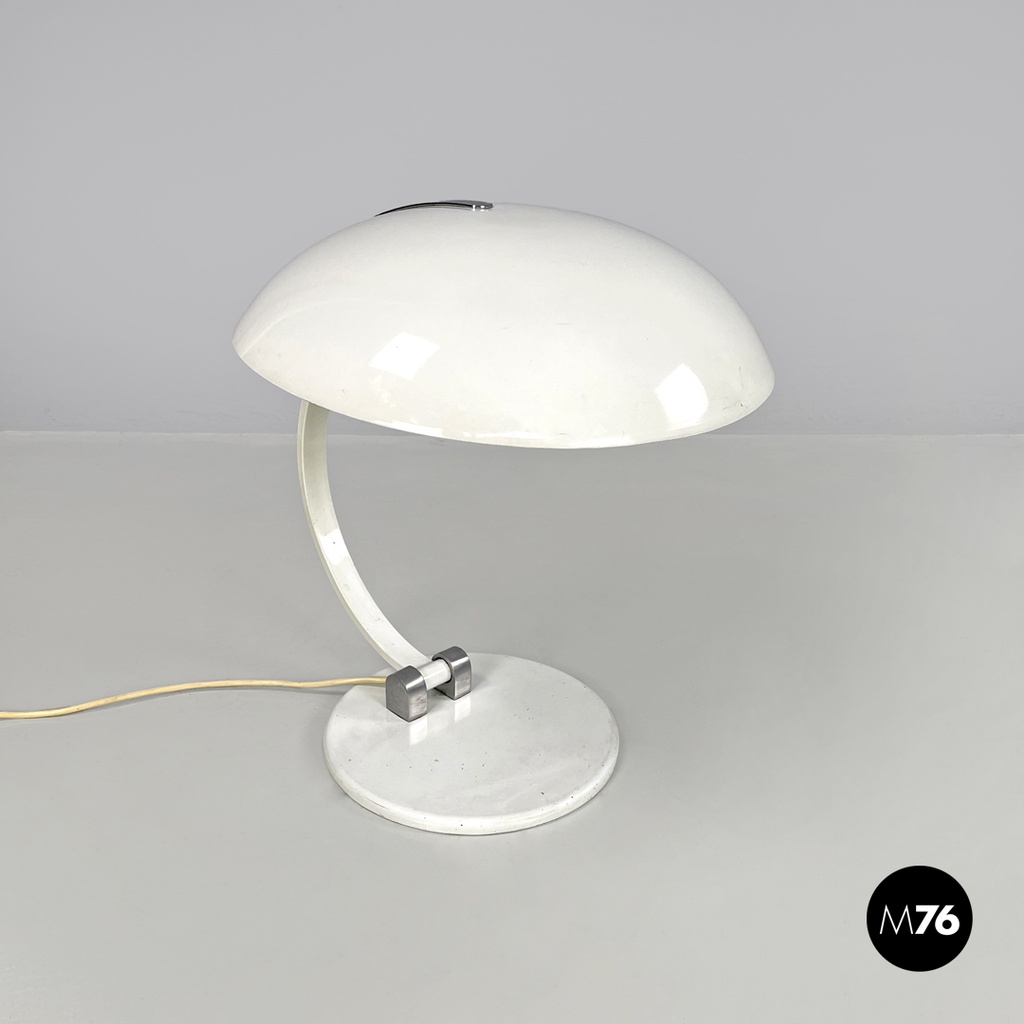 Lampada da tavolo in metallo bianco, 1970 ca.