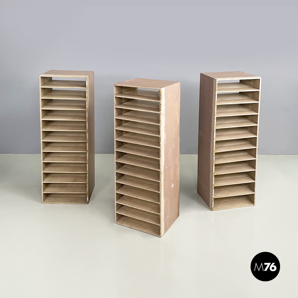 Scaffali in legno marrone e beige, 1990 ca.