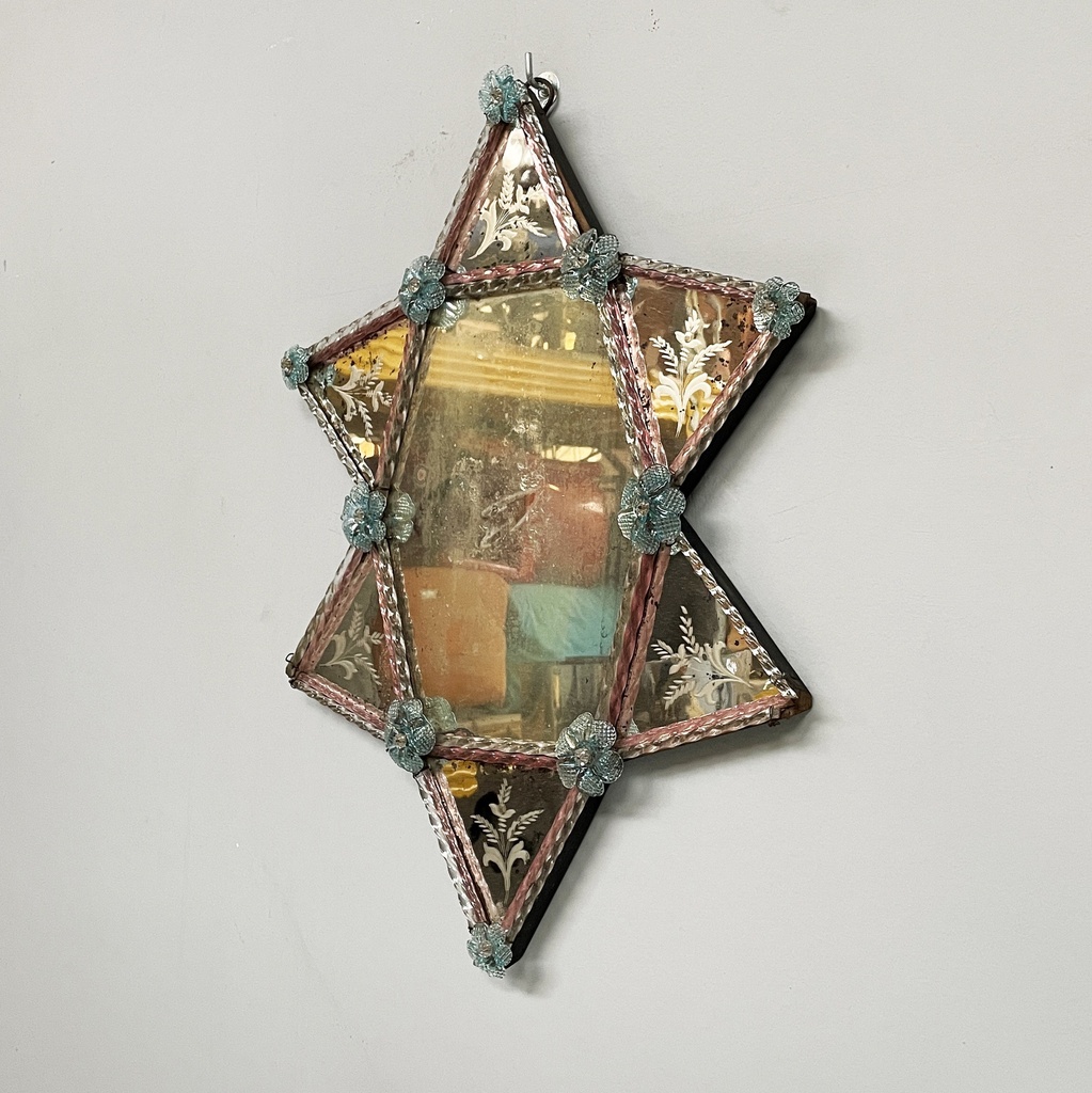 Specchio da parete con decorazioni in vetro e acidature, 1980 ca.