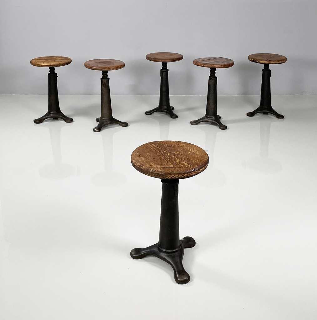 Sgabelli in legno e ghisa, 1930 ca.