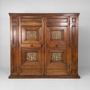 Armadio con ante decorate in legno, 1800 ca.
