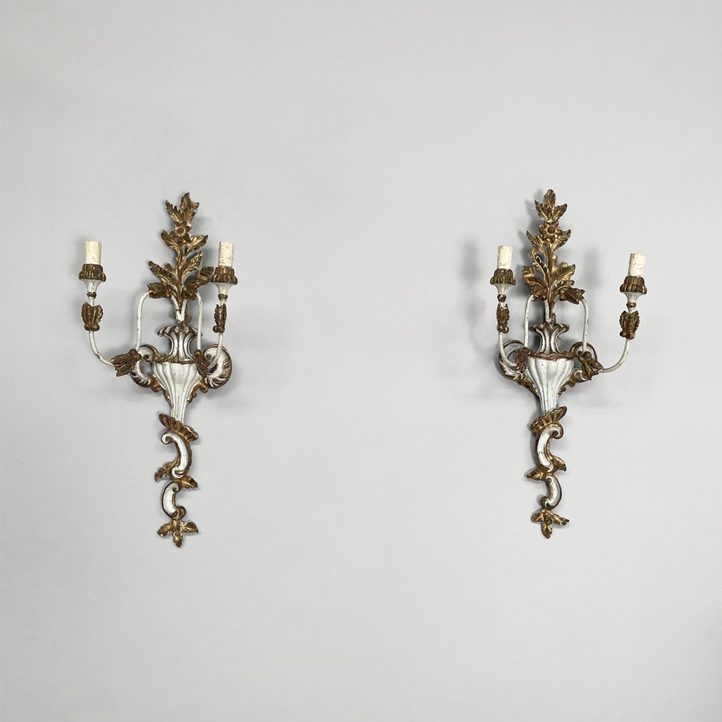 Applique in legno dorato, 1700 ca.