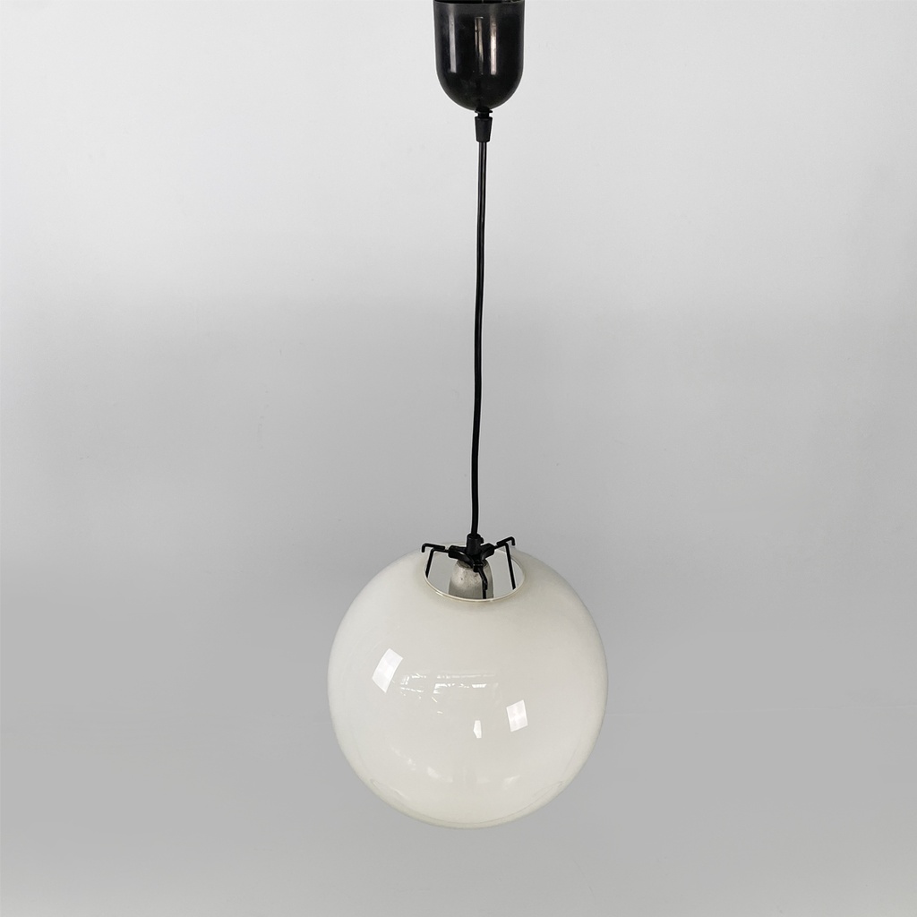 Lampadario tondo in vetro bianco, 1950 ca.