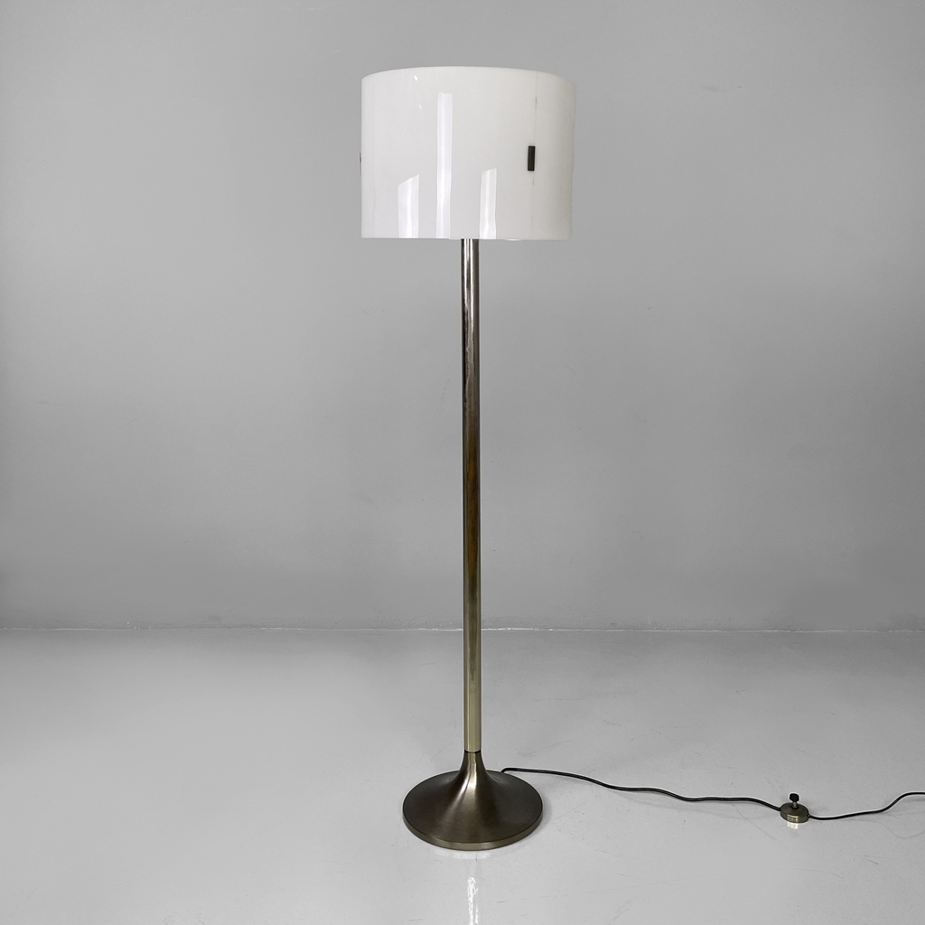 Lampada da terra in metallo brunito e plexiglass bianco, 1970 ca.