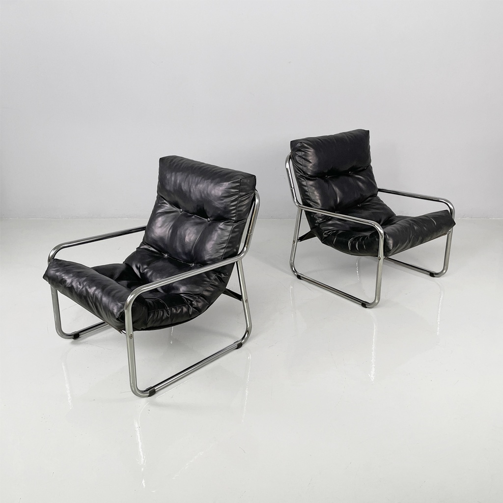 Poltrone in metallo e similpelle nera, 1970 ca.