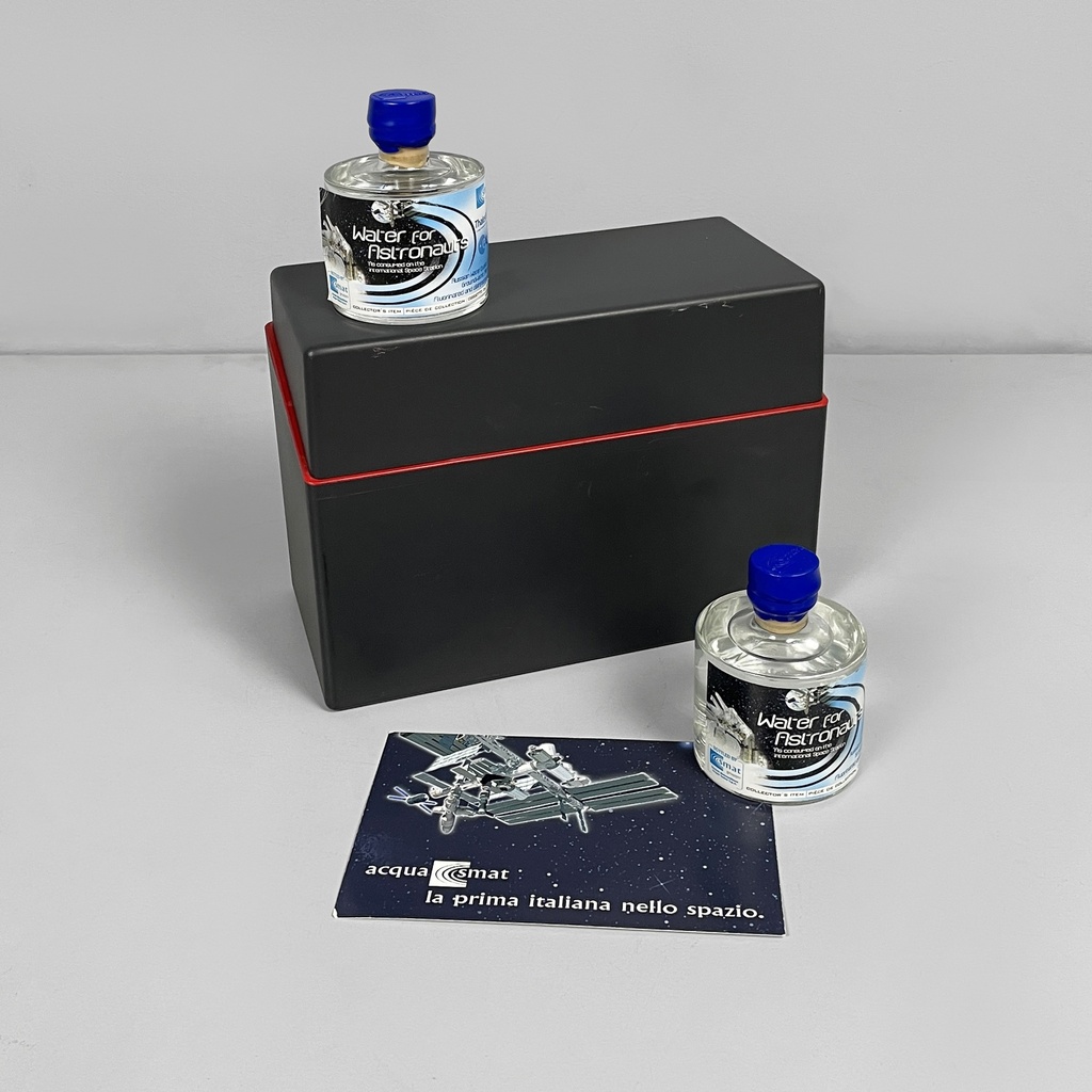 Bottiglie di acqua per astronauti, 2000 ca.