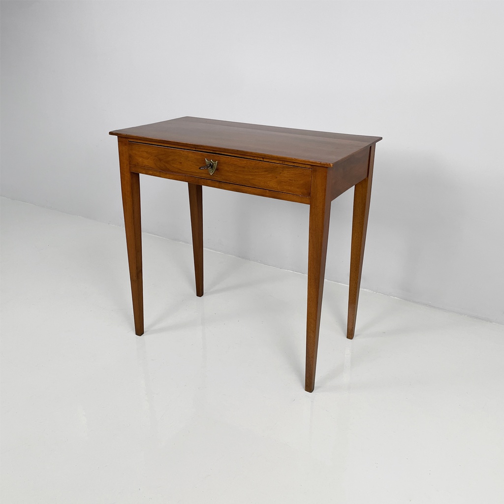 Scrivania in legno con cassetto, 1750 ca.