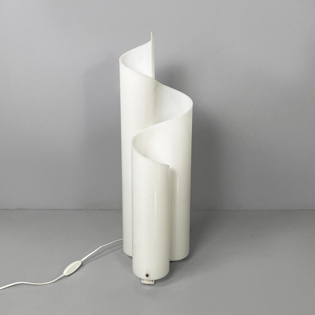Lampada da tavolo Mezzachimera di Vico Magistretti per Artemide, 1970 ca.