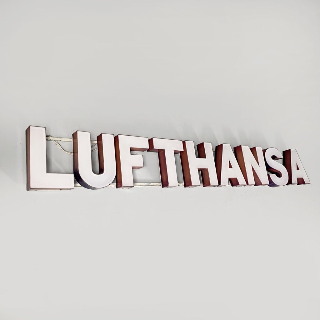 Insegna Lufthansa in plexiglass bianco, 1970 ca.
