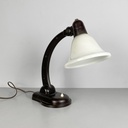 Lampada da tavolo in vetro opalino e bachelite, 1940 ca.