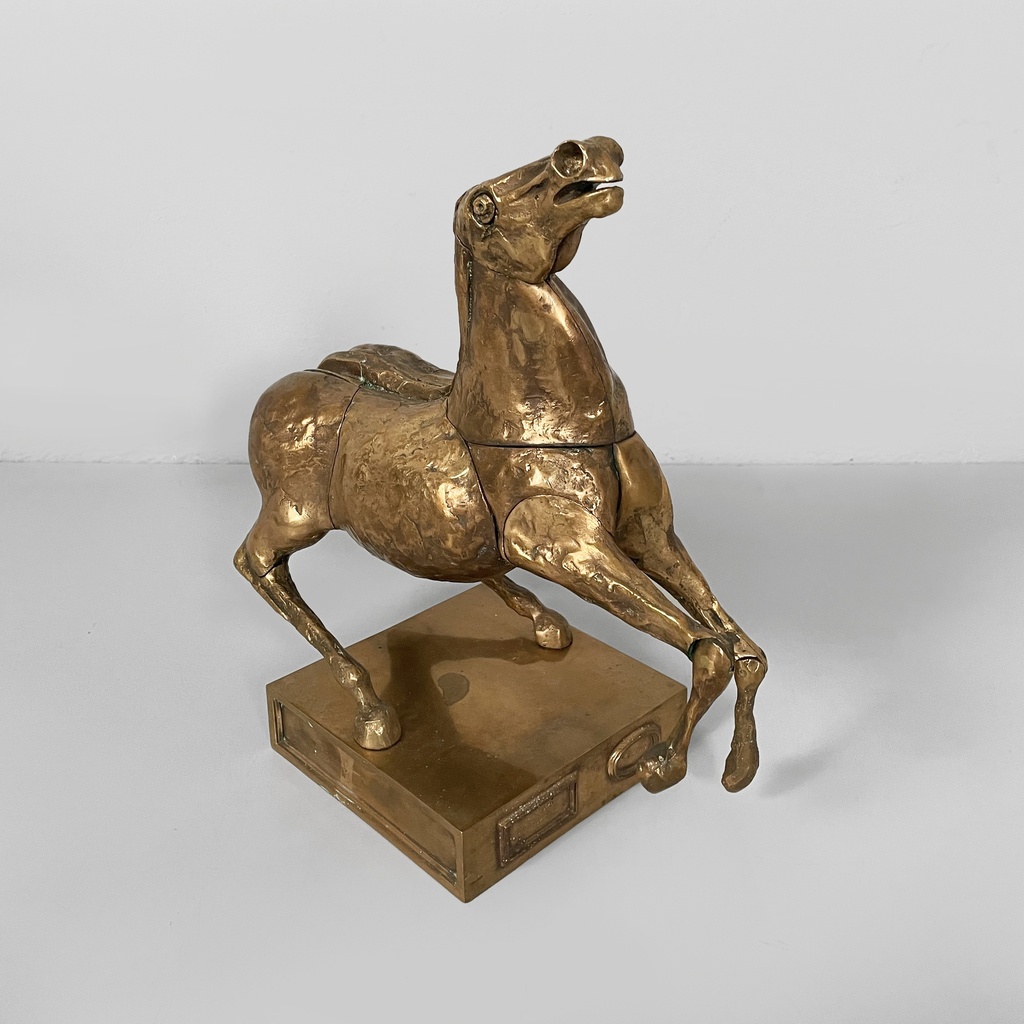 Scultura Il Cavallo di Bruno Cassinari e Miguel Berrocal, 1973