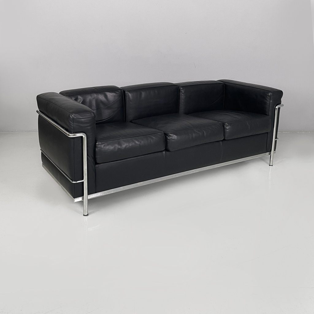 Divano LC2 di Le Corbusier, Jeanneret e Perriand per Cassina, 1980 ca.