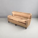 Divano in seta rosa beige, 1940 ca.