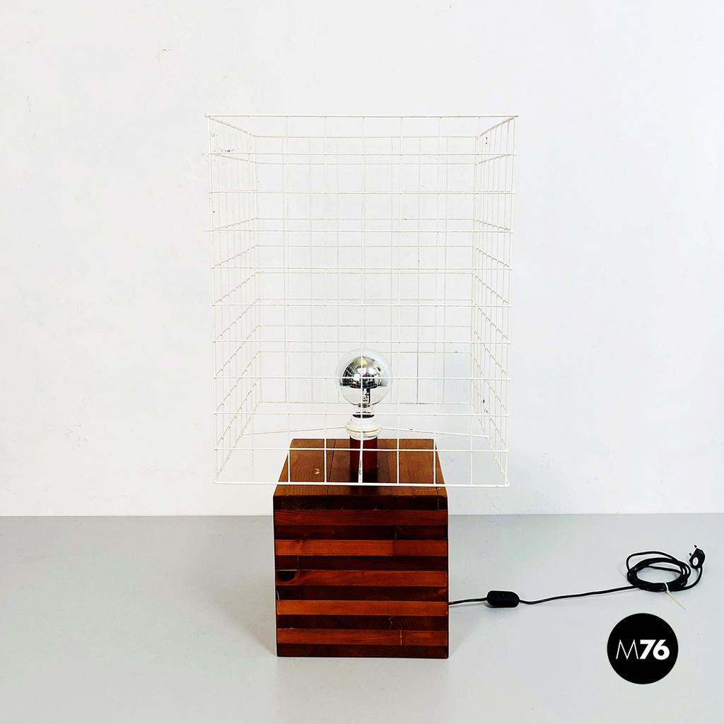 Lampada da tavolo con paralume metallico,  1980 ca.