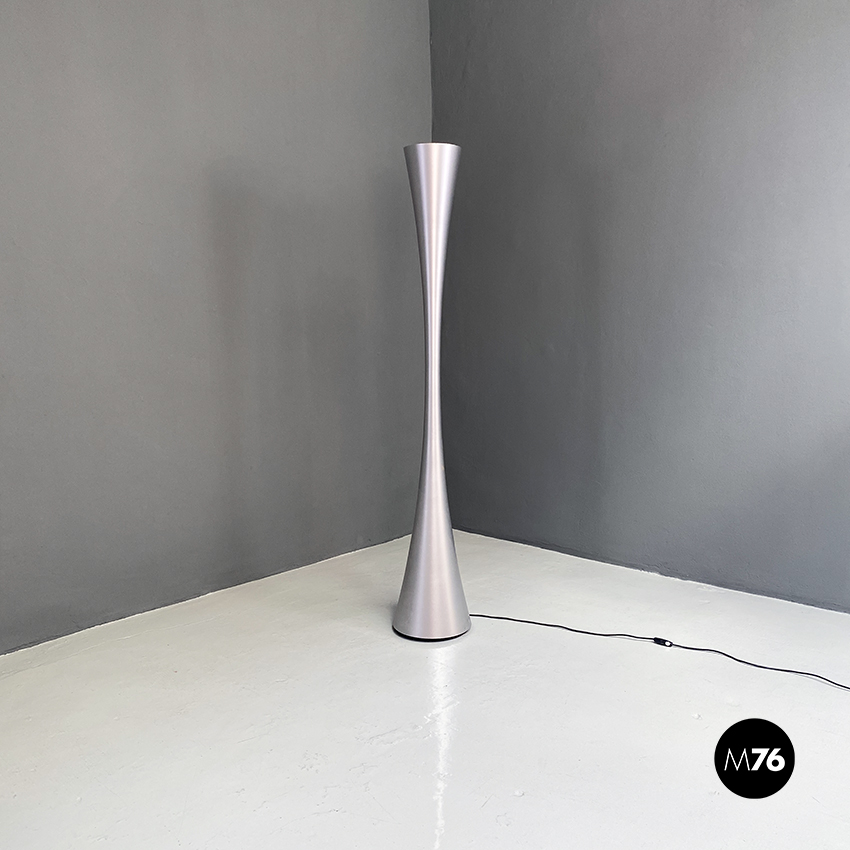 Lampada da terra in plastica argentata, 1990 ca.