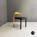 Sedia in metallo giallo e pelle nera, 1980 ca.