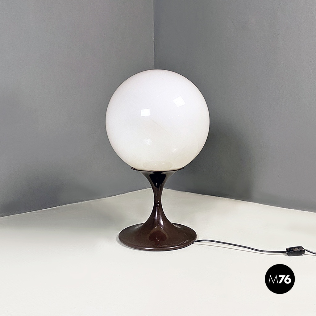 Lampada da terra in plastica marrone e vetro, 1970 ca. 