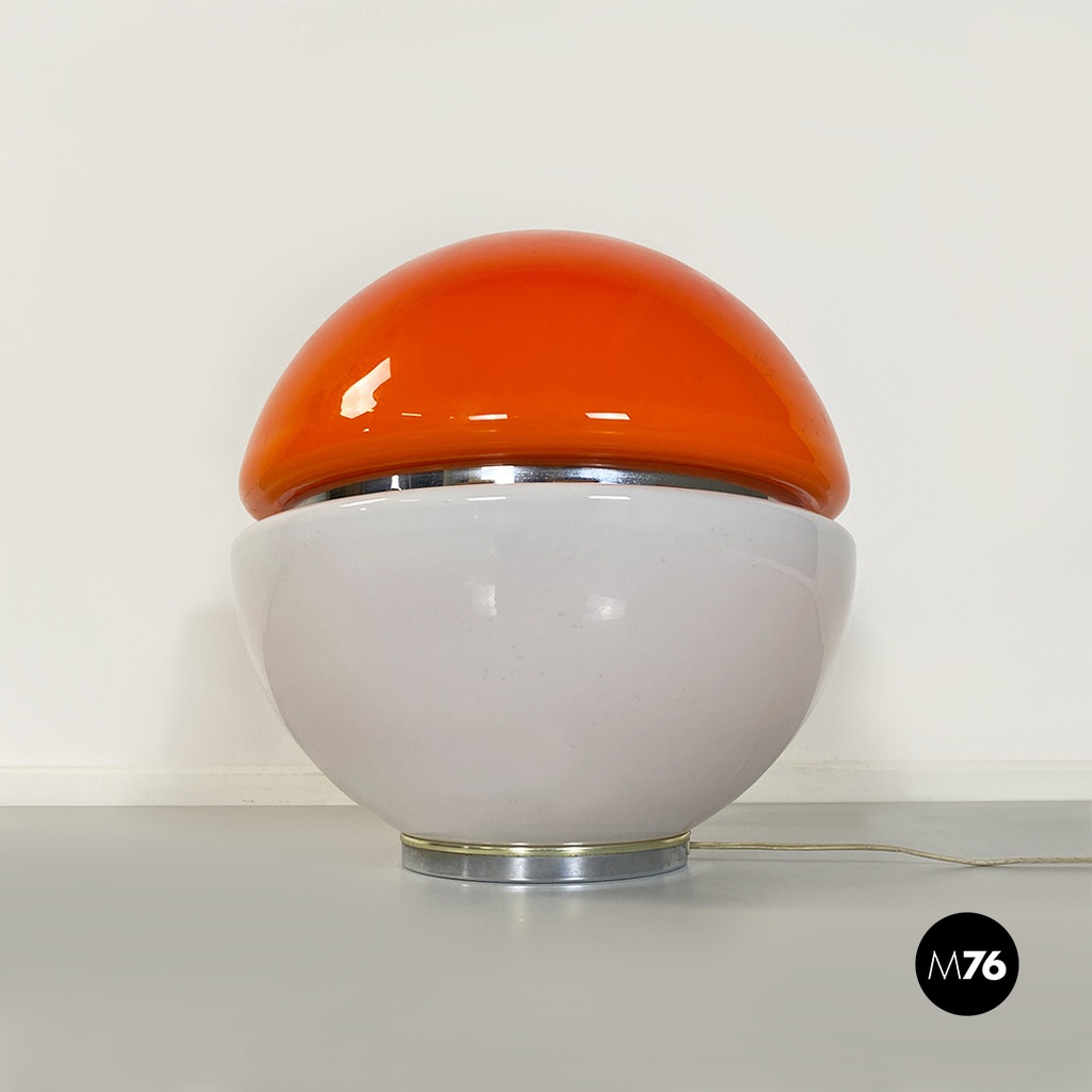 Lampada da tavolo in vetro arancione e opalino, 1970 ca.