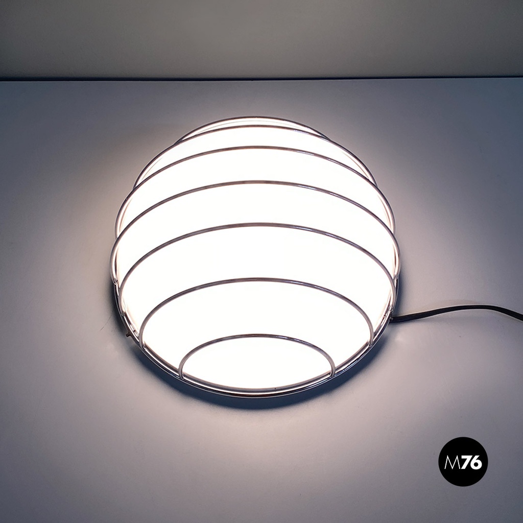 Applique in plastica bianca e metallo cromato, 1970 ca.