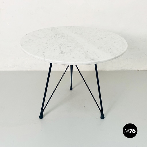 [2220002034] Tavolo da caffè tondo in marmo e metallo nero, 1960 ca.