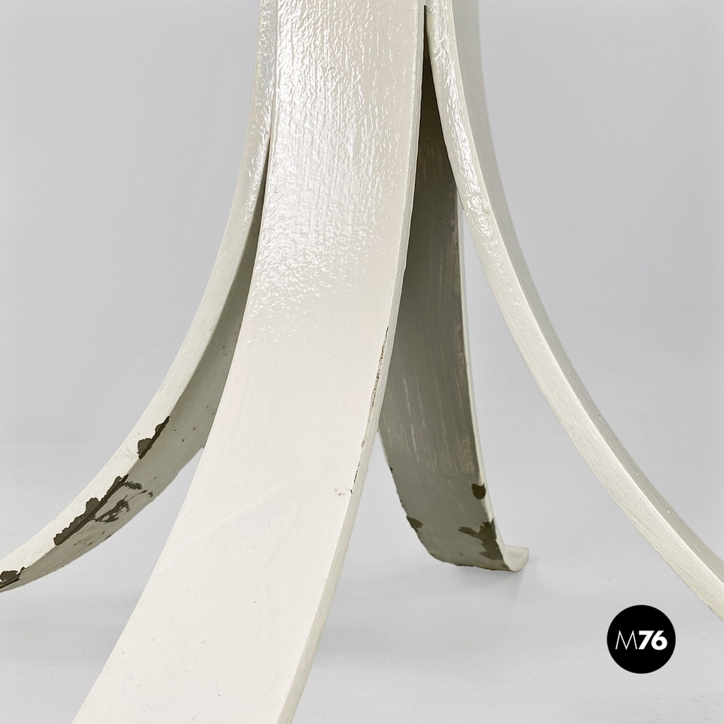 Base in acciaio curvato bianco, 1970 ca.