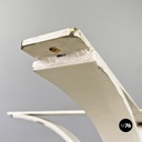 Base in acciaio curvato bianco, 1970 ca.