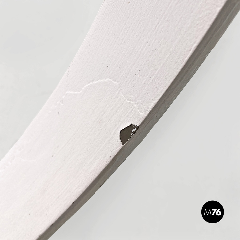 Base in acciaio curvato bianco, 1970 ca.