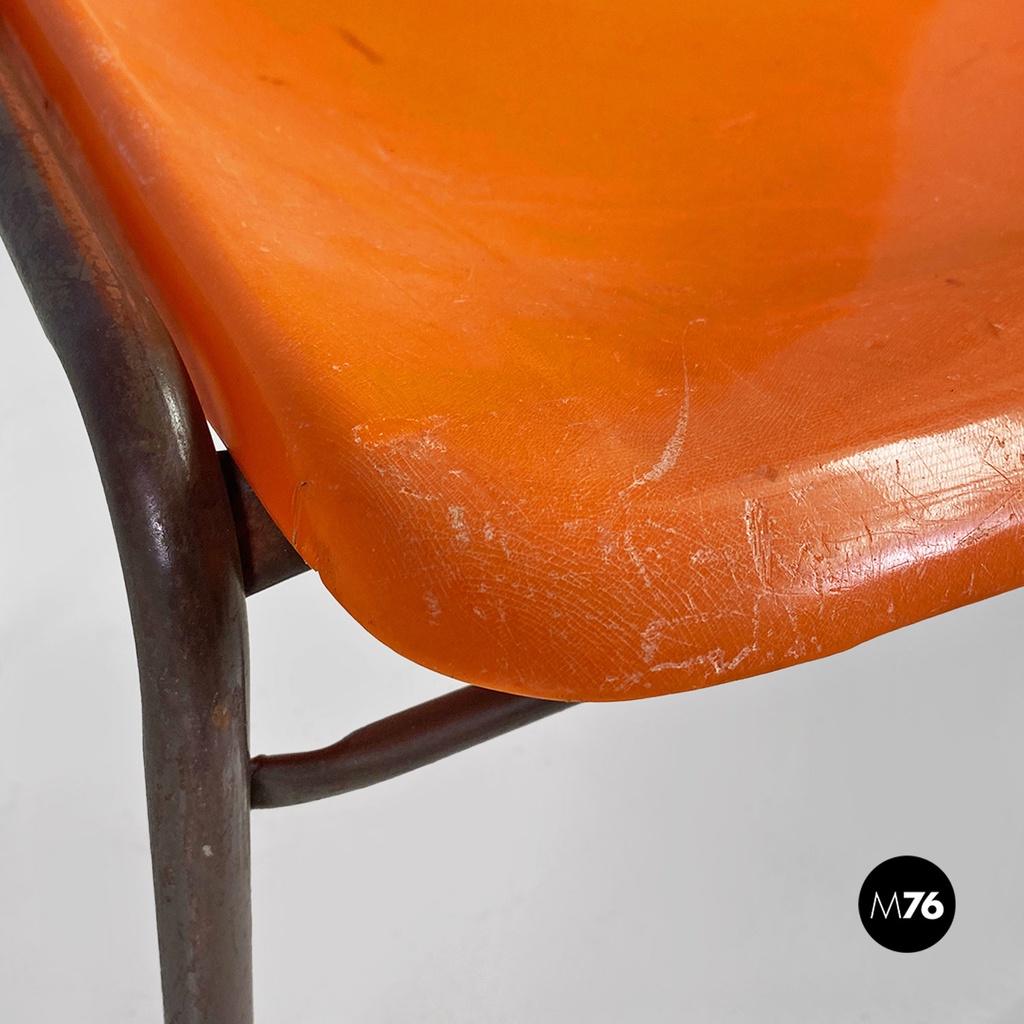 Sedie impilabili in plastica arancione, 1960 ca.