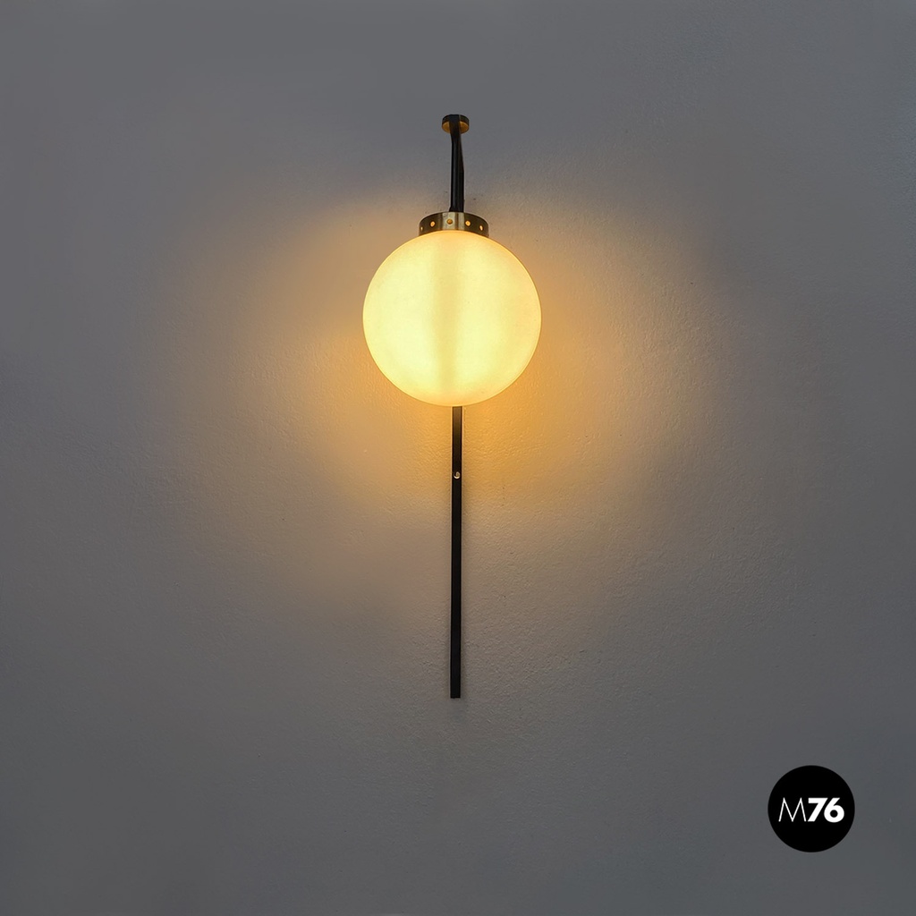 Applique in vetro opalino e metallo nero, 1950 ca.