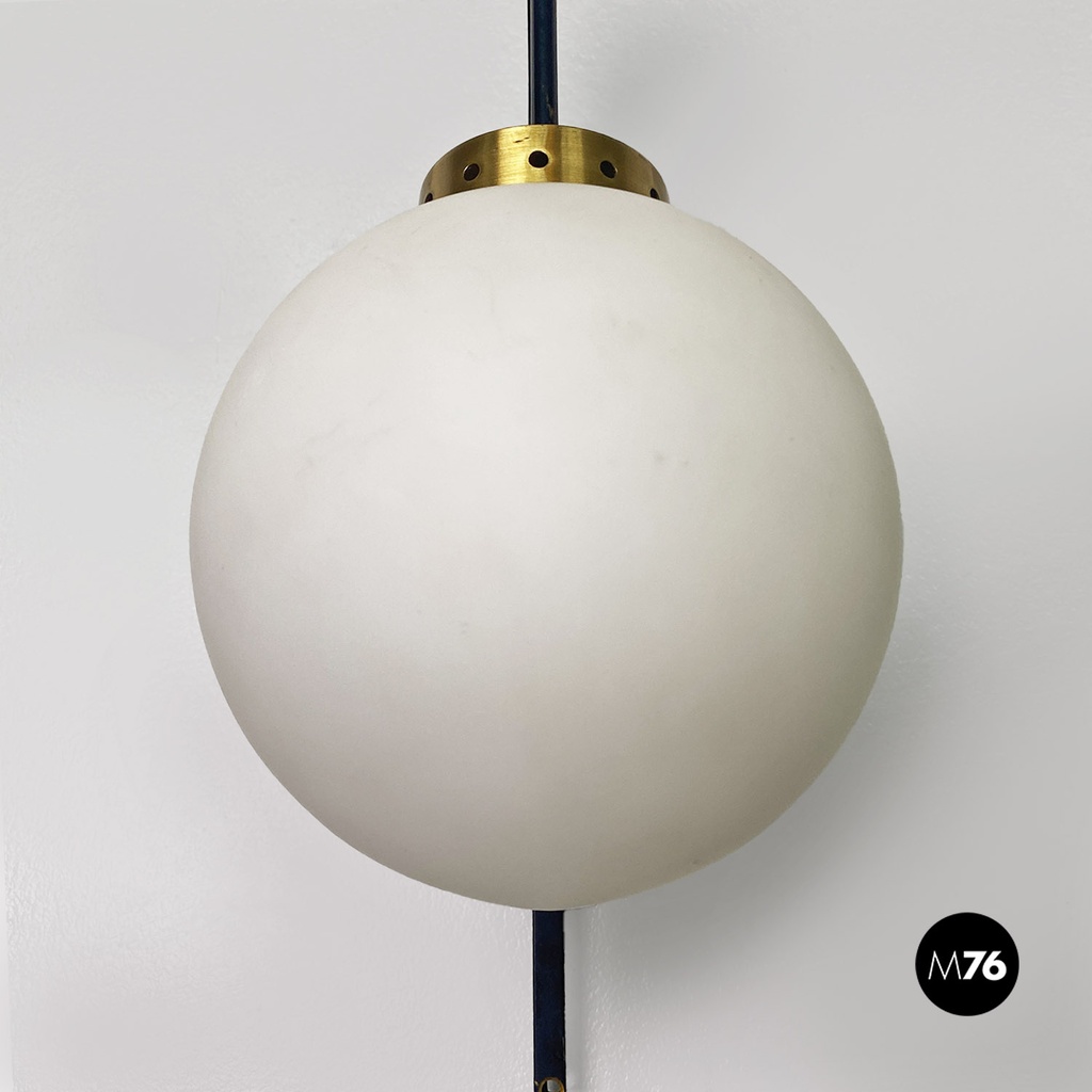 Applique in vetro opalino e metallo nero, 1950 ca.